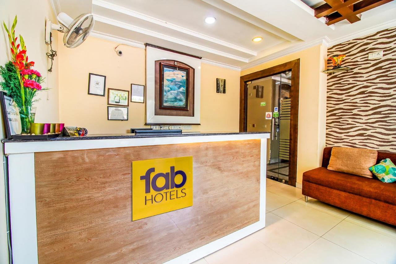 Fabhotel Signature Plaza Nueva Delhi Exterior foto